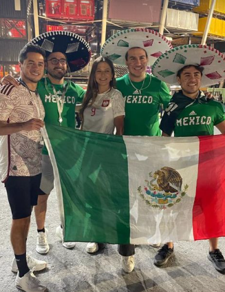 No viste en TV: así fueron captados Memo Ochoa y Lewandowski al final del partido, y su bella esposa enamora a los mexicanos