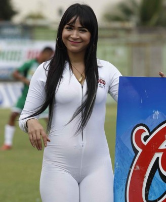 Chicas sexys, saltos y pedradas, así se vive el clásico sampedrano en Copa Presidente