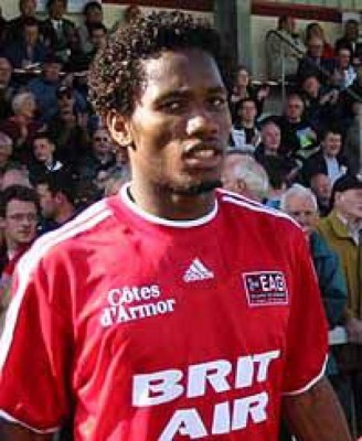 Las estrellas del fútbol que nacieron pobres y ahora son los dueños del mundo