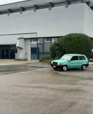 El humilde auto que se compró Arturo Vidal y que lleva a los entrenamientos del Inter de Milán