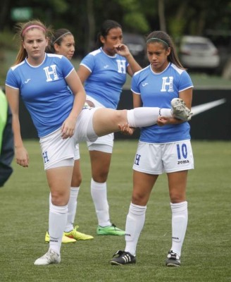 El cambio físico de Elexa Bahr, la hondureña que se probará en el Sevilla de España