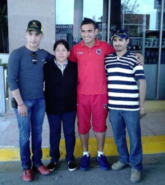 Omar Rosas llora con su dramático relato de su vida en Sinaloa: “Mi padre estaba en la cárcel, todos mis amigos están muertos o presos”