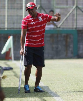 Grandes futbolistas hondureños sin suerte o alejados de la dirección técnica