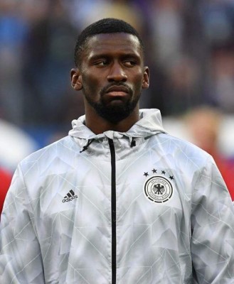 ¡Viernes repleto de fichajes! Real Madrid presenta jugador y Barcelona deja ir a uno gratis