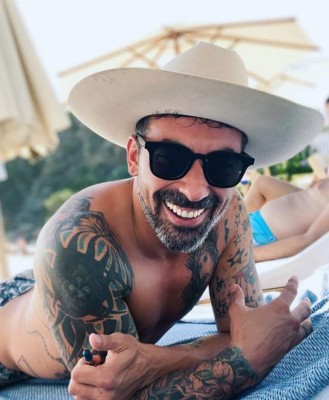 Descubren a Ezequiel Lavezzi pasando la cuarentena con la ex de su mejor amigo en el Caribe &nbsp;&nbsp;