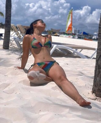 ¡Infartante! La cantante mexicana Marian Santos y sus ardientes vacaciones en Roatán
