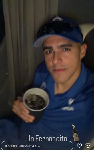 Beso de campeón y con champán: así festejó Luis Palma tras el título en Polonia