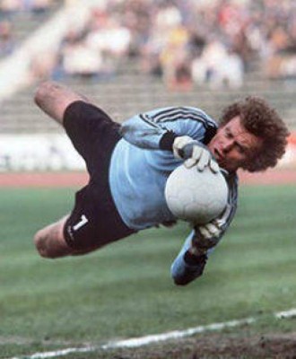 ¡Orgullo centroamericano! Navas a las puertas de estar en selecto grupo de porteros