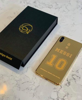La nueva moda de los futbolistas: Presumen tener celulares bañados en oro&nbsp;&nbsp;