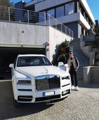 Cristiano Ronaldo revela de cuánto es su fortuna: 17 autos y cientos de millones de dólares
