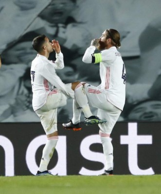 Sergio Ramos se robó las cámaras: El significado del extraño festejo con Lucas Vázquez y su frustración en el fallo de Vinicus