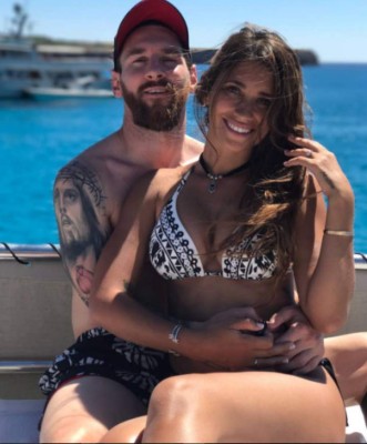 ¡Mamá otra vez! Antonela Rocuzzo y 12 de sus fotografías más atrevidas