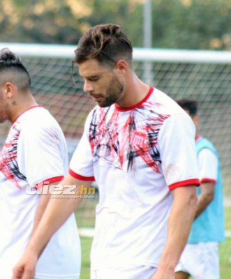 ¡Dos se vieron complicados! Estos son los jugadores hondureños que han dado positivo por covid