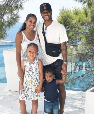 Nuevas fotos: Las vacaciones de lujo de los cracks del fútbol con sus mujeres