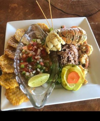 ¡Si hay sol, hay playa! Roatán, el destino paradisíaco de Alberth Elis en sus vacaciones 2019