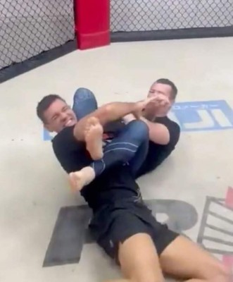 ¡Insólito! De conquistar la Champions League con el Liverpool a ser luchador de MMA por un día