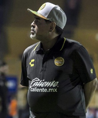 Los eufóricos festejos de Diego Maradona en su debut con Dorados de Sinaloa