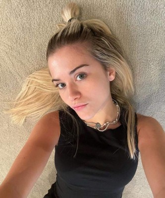 Sofía Calzetti, la joven de 23 años que cuida en casa al 'Kun' Agüero tras ser operado