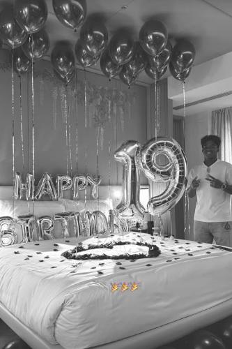 Mbappé y su mejor amigo se soltaron con Bad Bunny; Endrick festeja en exótico país y Vinicius sorprende