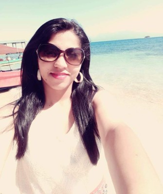 La guapa Policía que combina su trabajo dando seguridad y jugando al fútbol