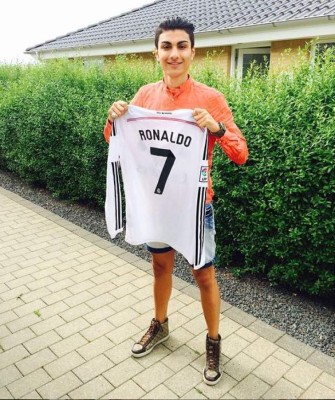 Shanta Ronaldo, el joven que gasta miles de dólares por parecerse a Cristiano
