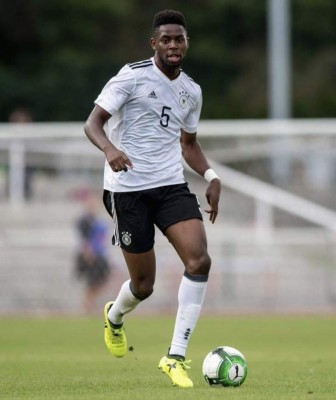 Quién es el futbolista que denunció insultos racistas por parte de Honduras y cómo se marchó del estadio