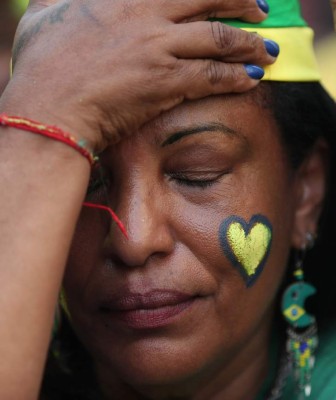 DOLOR: El llanto y sufrimiento de aficionados brasileños tras eliminación de Rusia 2018