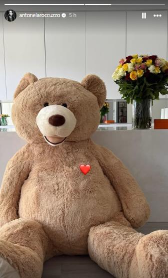 Vinicius sorprende a Virgnia tras su doblete con Real Madrid y Raphinha dio el mejor regalo: así fue el San Valentín los cracks