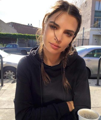 Emily Ratajkowski, la exfutbolista que incendió las redes con fotos desnuda