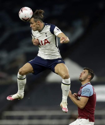 Super salto a lo CR7 y la charla con Mourinho: Así fue el 'amargo' debut de Bale con el Tottenham&nbsp;&nbsp;