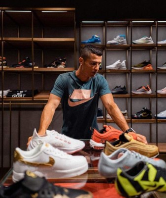 Lujos, el carro más rápido y animales exóticos: Así es la nueva vida de Cristiano Ronaldo en Italia