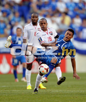 El Salvador y Trinidad y Tobago empatan en su debut