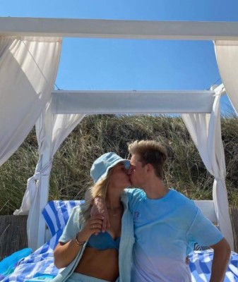 Fotos: Las vacaciones de Frenkie De Jong y su hermosa novia Mikky Kiemeney en Ibiza