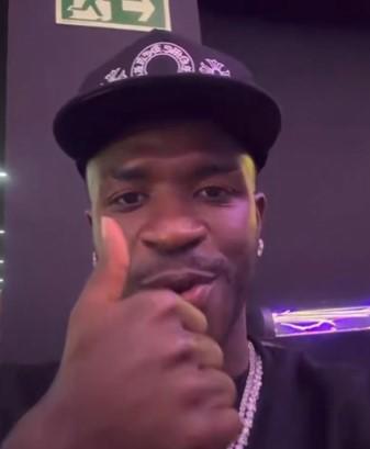 Vinicius pasa por el quirófano y sorprende a todos con su nuevo rostro tras el Mundial