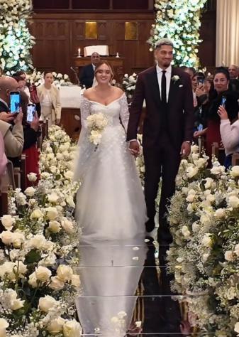 Araujo se casó en una iglesia metodista: su bella esposa, el único jugador del Barça que lo acompañó y la fiesta secreta