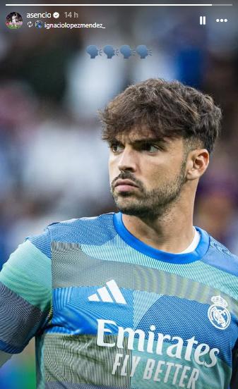 Raul Asencio tiró una indirecta a Lamine utilizando cuatro emojis de una persona hablando.