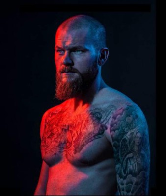 ¡Increíble! El futbolista de la Premier League que se baña con cerveza para conservarse &nbsp;&nbsp;