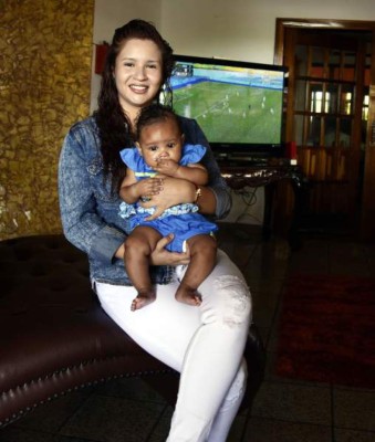 El otro duelo: Las novias y esposas de los seleccionados de Honduras y EUA