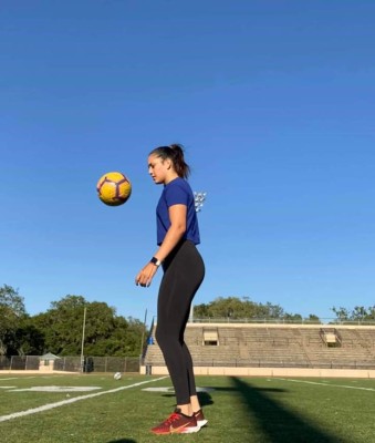 ¡Linda! Dennesis Santos, la guapa futbolista y modelo que busca sobresalir en Estados Unidos