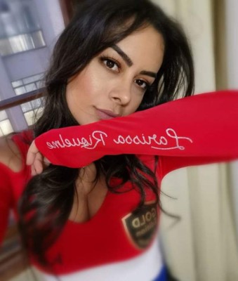 Larissa Riquelme se roba los suspiros en el Brasil-Paraguay de la Copa América, ¿Quién es su nueva amiga?