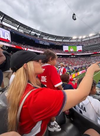 ¡Chucha madre!: afición de Panamá desafía a la lluvia en el duelo ante Inglaterra
