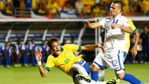 Brasil goleó 5-0 a Honduras el 16 de noviembre en Miami. Neymar se terminó quejando de fútbol brusco. Foto: Ronald Aceituno