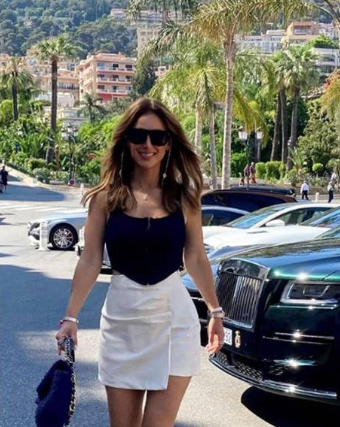 ¿Es su amante? Piqué fue ‘cazado’ disfrutando de una fiesta con una desconocida rubia en Suecia