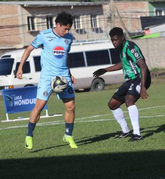 Jefryn Macías fue uno de los negocios que UPNFM hizo con Motagua.