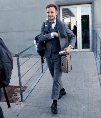 ¡Que elegancia! Así fue la llegada del Barcelona a Holanda para su partido ante PSV