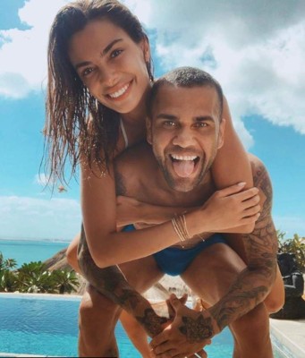 Las vacaciones más 'espirituales' de Dani Alves junto a su pareja luego de ganar la Copa América