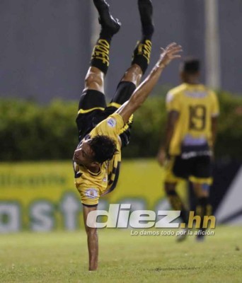 Lo que no se vio por la TV: Bailes, tristezas, alegrías y goles