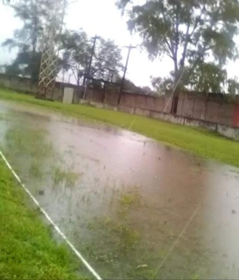 FOTOS: Así ha quedado el estadio de Siguatepeque con las fuertes lluvias