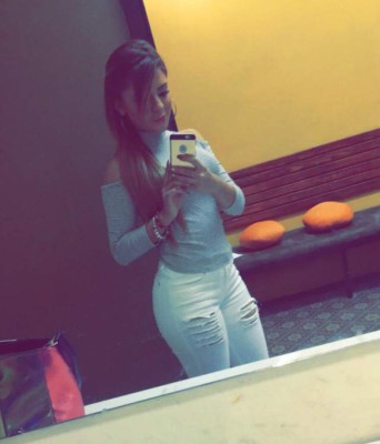 Las fotos más sensuales de Diana Calderón, una de las periodistas más lindas de El Salvador