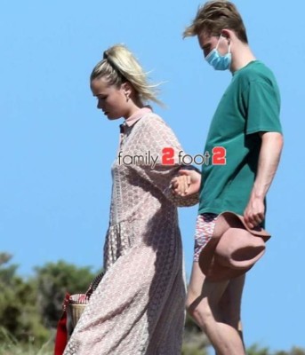 Fotos: Las vacaciones de Frenkie De Jong y su hermosa novia Mikky Kiemeney en Ibiza